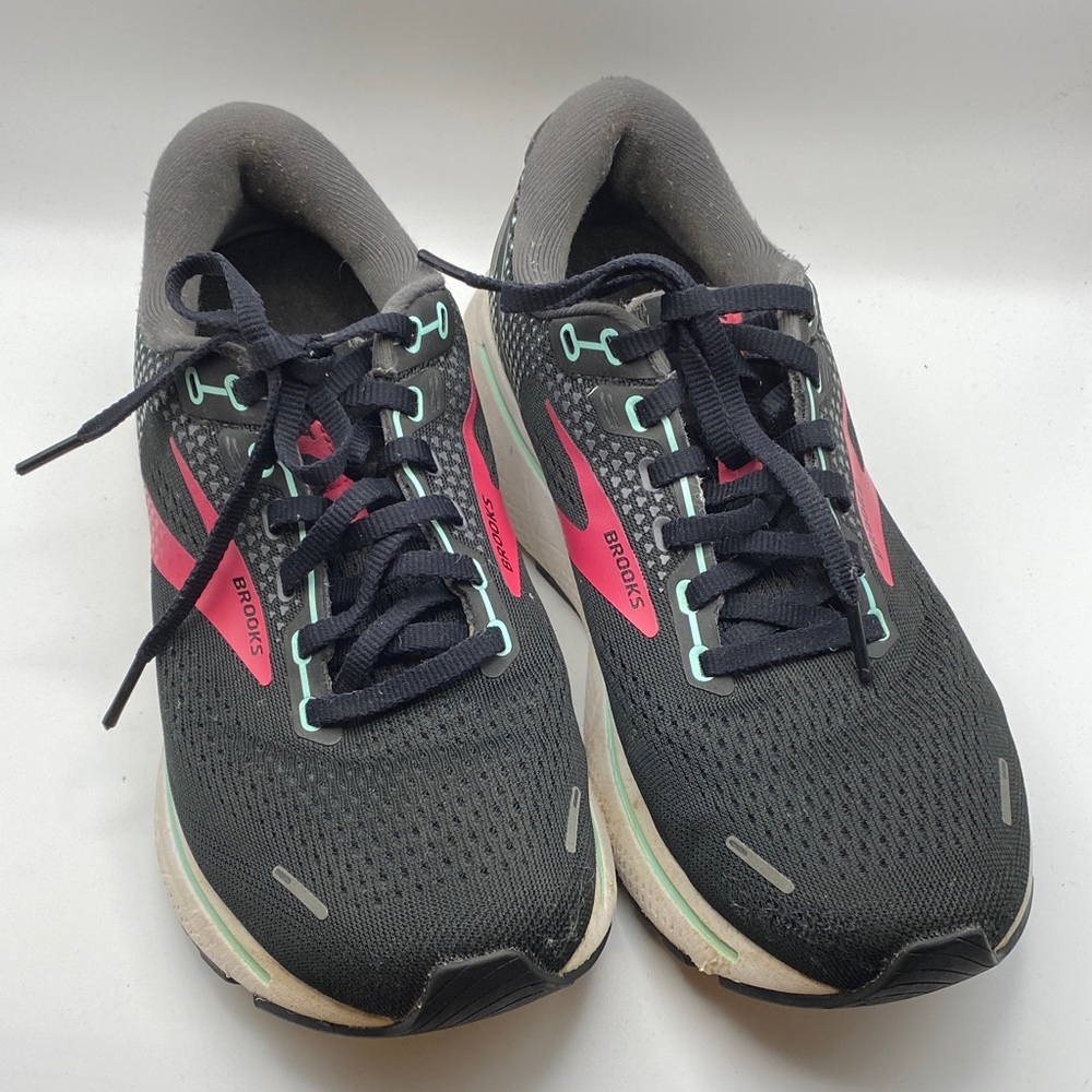 Brooks Women's Black and Pink Running Shoes
667